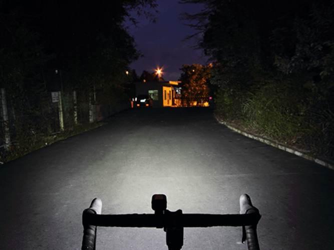 Lampa Przód Ravemen LR500S Black - zdjęcie 6