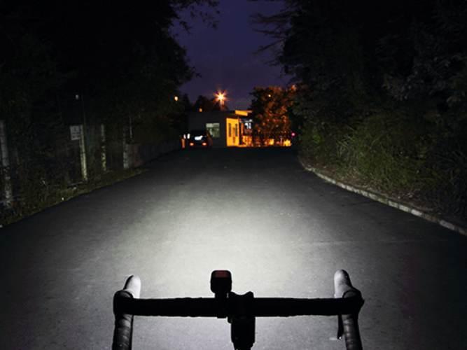 Lampa Przód Ravemen LR800P Black - zdjęcie 5