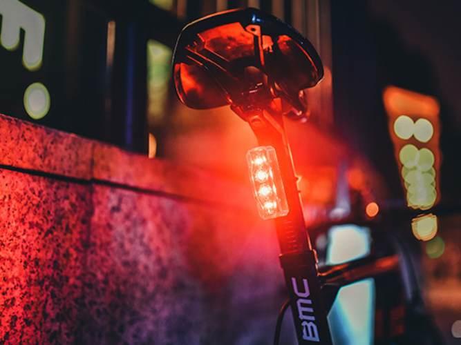 Lampa Tył Ravemen TR200 Crystal Pure Red - zdjęcie 5