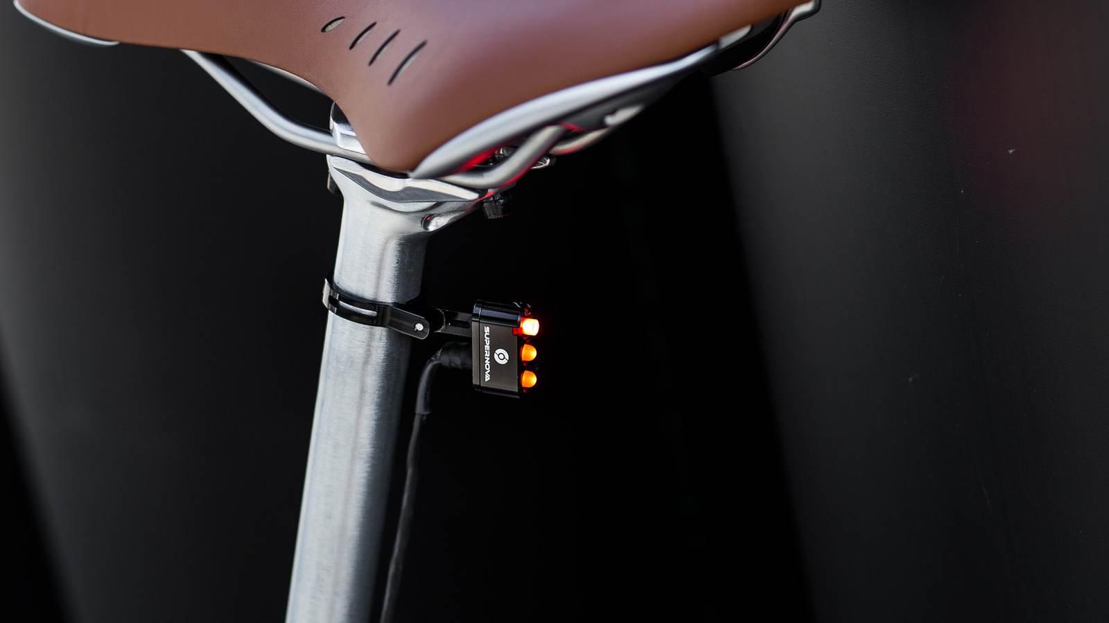 Lampa Tył Supernova E3 Tail Light 2 12V na bagażn. - zdjęcie 3